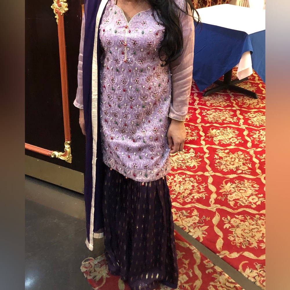 Pakistani Indian outfit salwar kameez